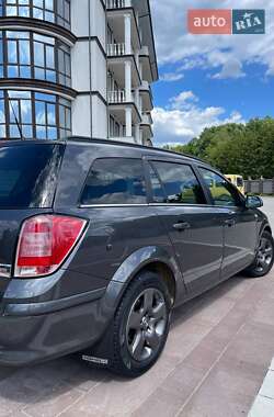 Универсал Opel Astra 2010 в 