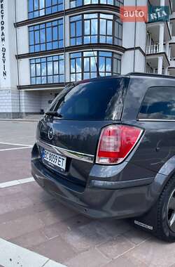 Универсал Opel Astra 2010 в 