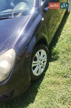 Универсал Opel Astra 2005 в 
