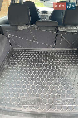 Универсал Opel Astra 2006 в 