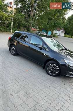 Универсал Opel Astra 2014 в 