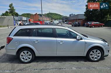 Универсал Opel Astra 2010 в 