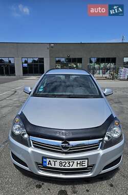 Универсал Opel Astra 2010 в 