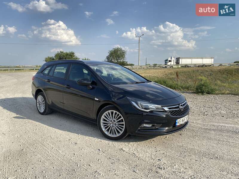 Универсал Opel Astra 2016 в 