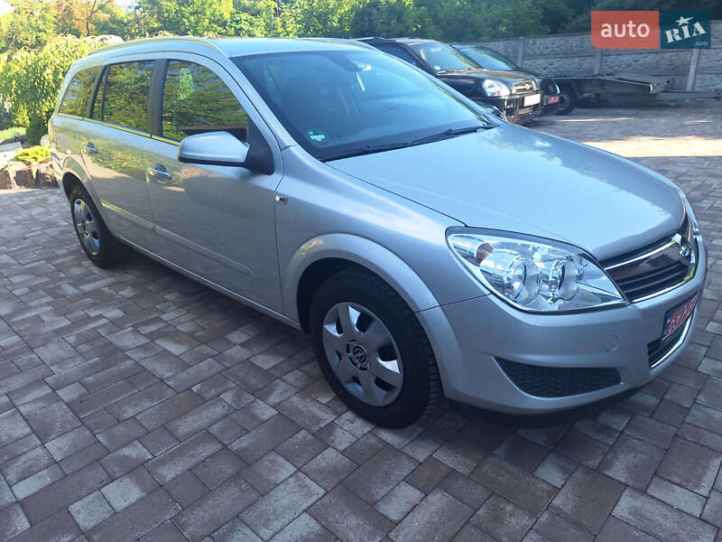 Универсал Opel Astra 2009 в Виннице