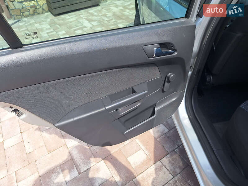 Универсал Opel Astra 2009 в Виннице
