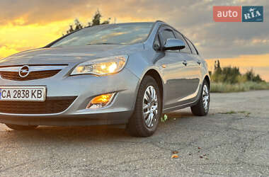 Универсал Opel Astra 2011 в Лысянке