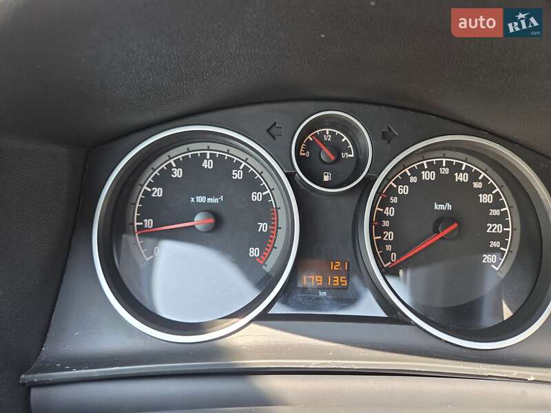 Универсал Opel Astra 2010 в Днепре