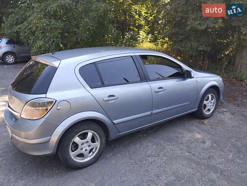 Хэтчбек Opel Astra 2008 в Виннице