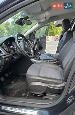 Универсал Opel Astra 2015 в 