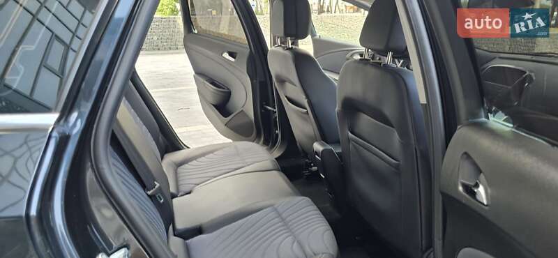 Универсал Opel Astra 2015 в Стрые