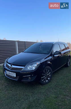 Универсал Opel Astra 2010 в Камне-Каширском
