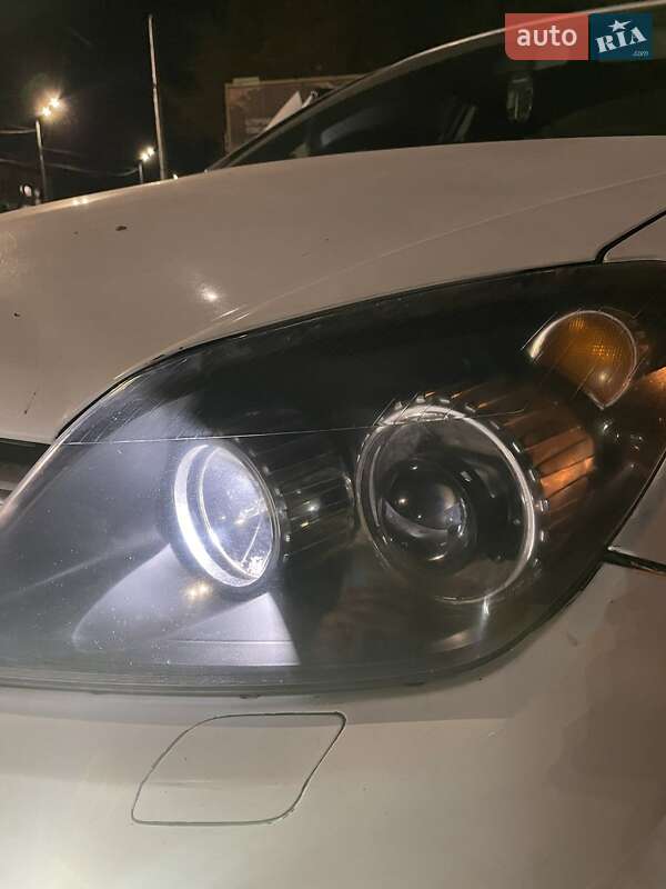Хэтчбек Opel Astra 2006 в Львове