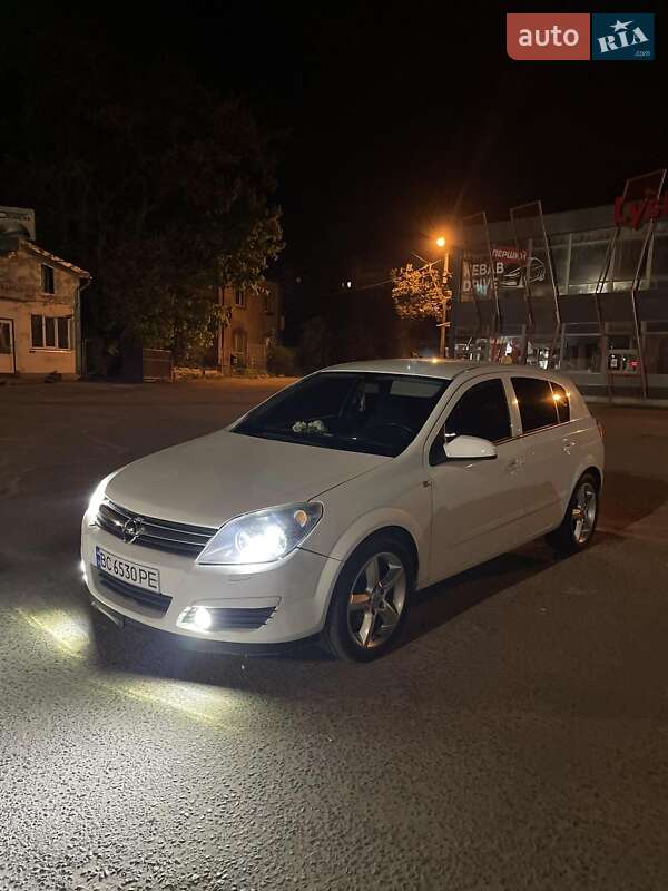 Хэтчбек Opel Astra 2006 в Львове