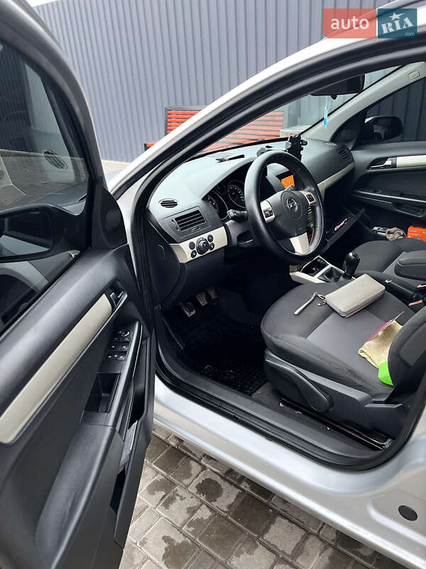 Универсал Opel Astra 2008 в Одессе