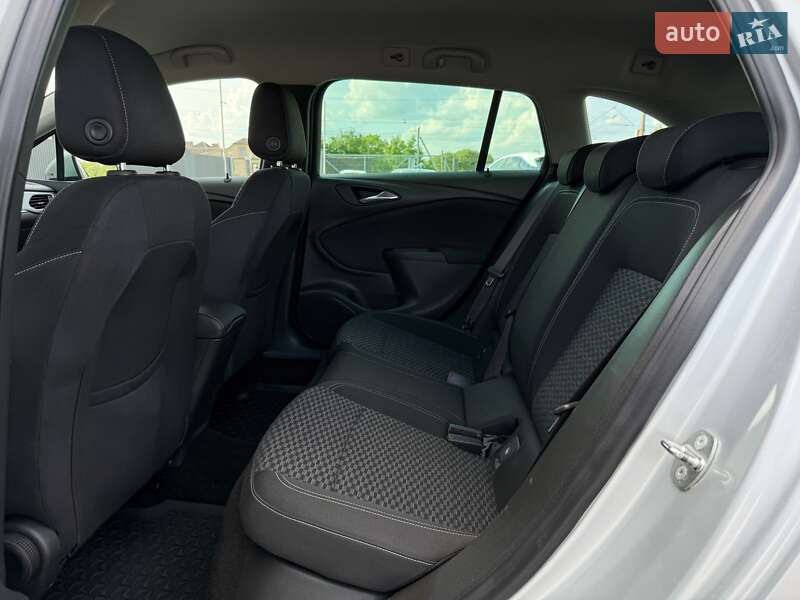 Универсал Opel Astra 2016 в Луцке