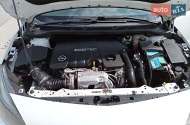 Универсал Opel Astra 2015 в 