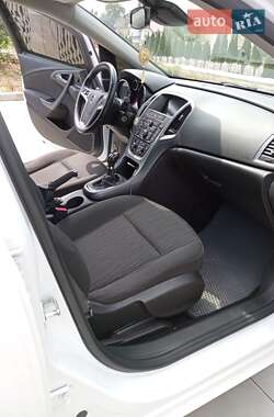 Универсал Opel Astra 2015 в 