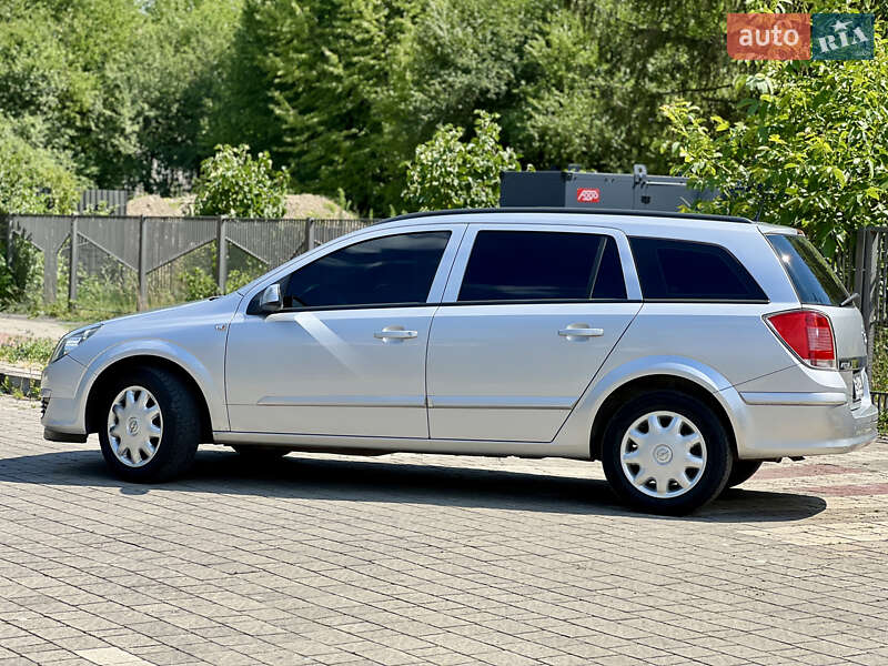 Універсал Opel Astra 2005 в Івано-Франківську