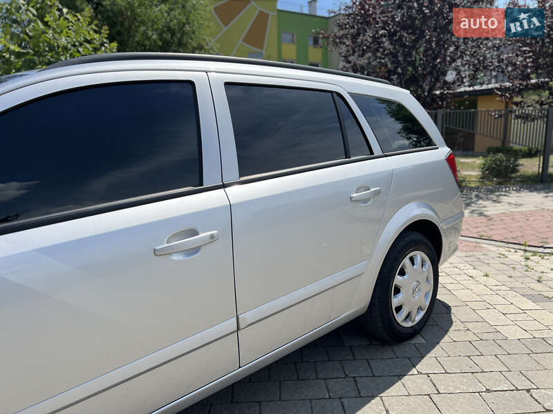 Універсал Opel Astra 2005 в Івано-Франківську