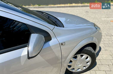 Универсал Opel Astra 2005 в 