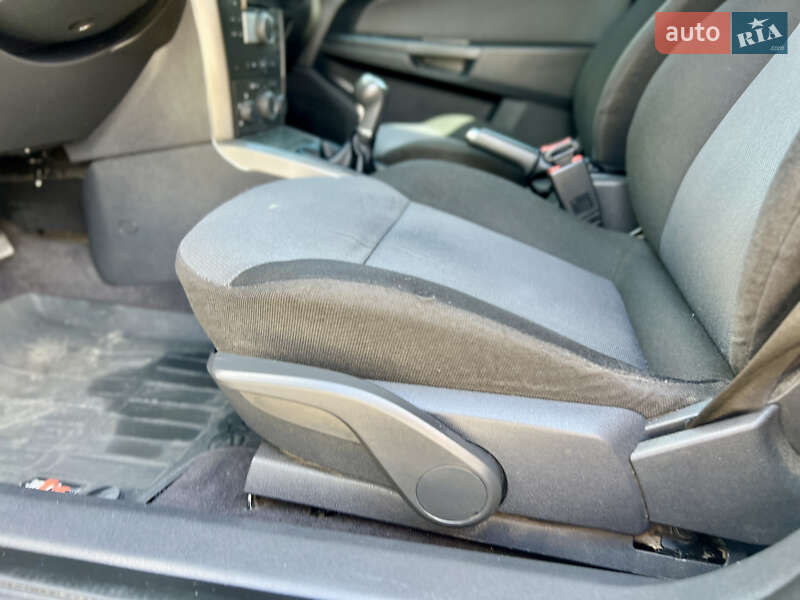 Універсал Opel Astra 2005 в Івано-Франківську