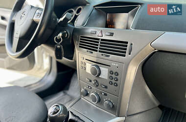 Универсал Opel Astra 2005 в 