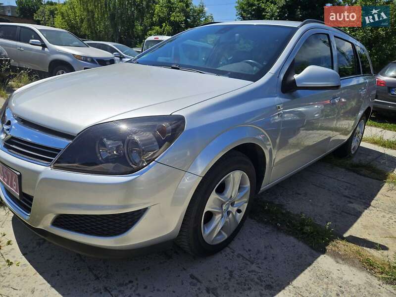 Opel Astra 2011 Opel Astra 2011