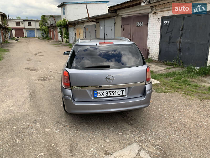 Универсал Opel Astra 2009 в Житомире