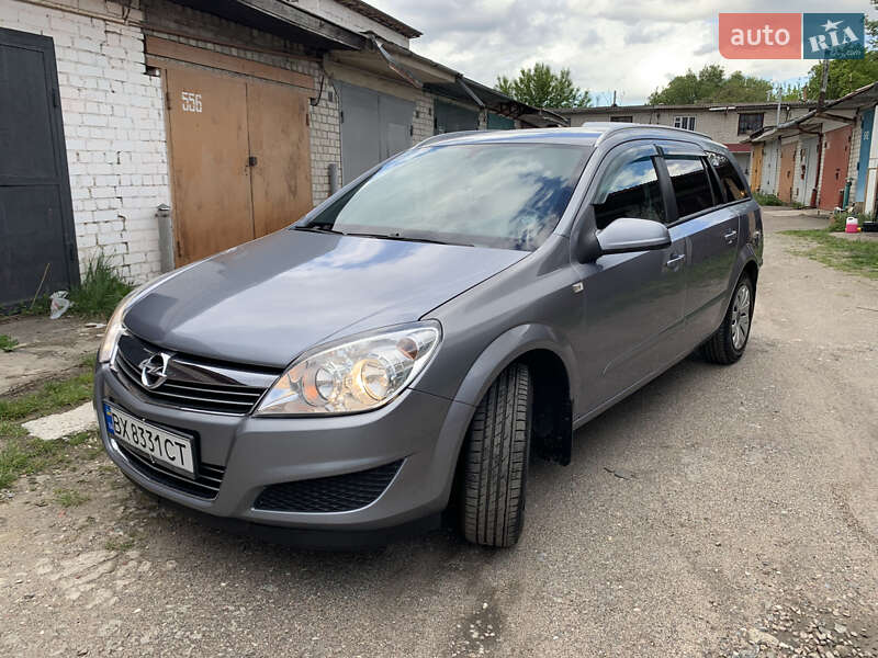 Универсал Opel Astra 2009 в Житомире