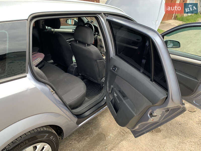 Универсал Opel Astra 2009 в Житомире