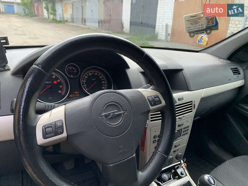 Универсал Opel Astra 2009 в Житомире