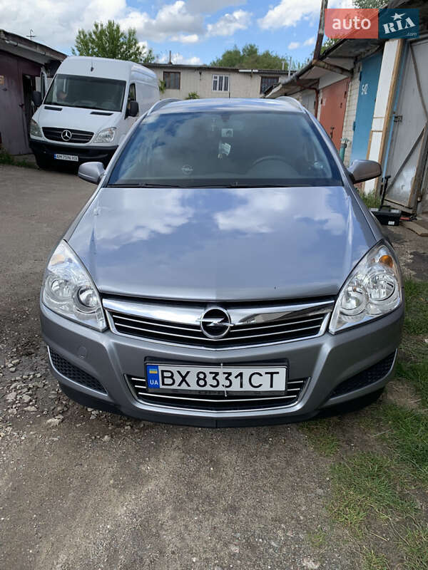 Универсал Opel Astra 2009 в Житомире