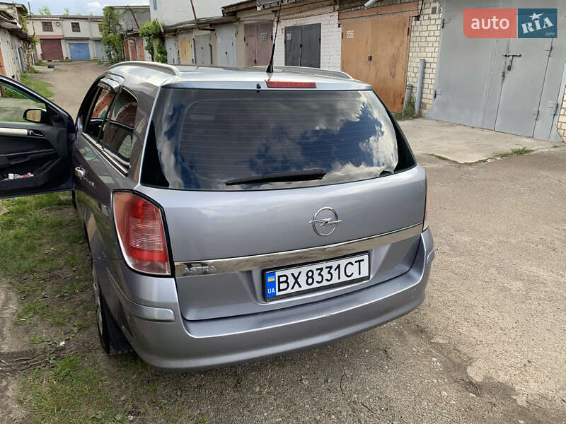 Универсал Opel Astra 2009 в Житомире