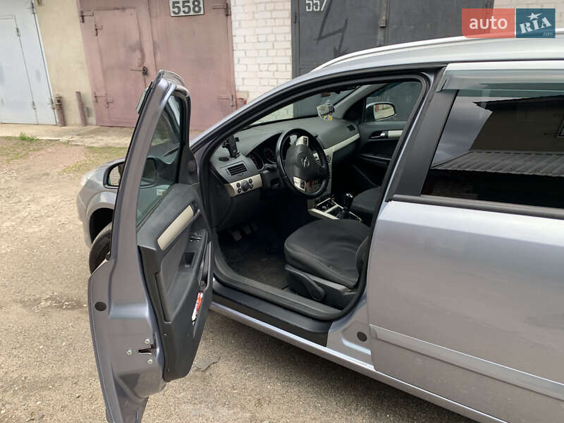 Универсал Opel Astra 2009 в Житомире