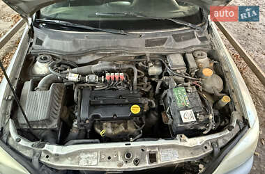 Седан Opel Astra 2006 в 