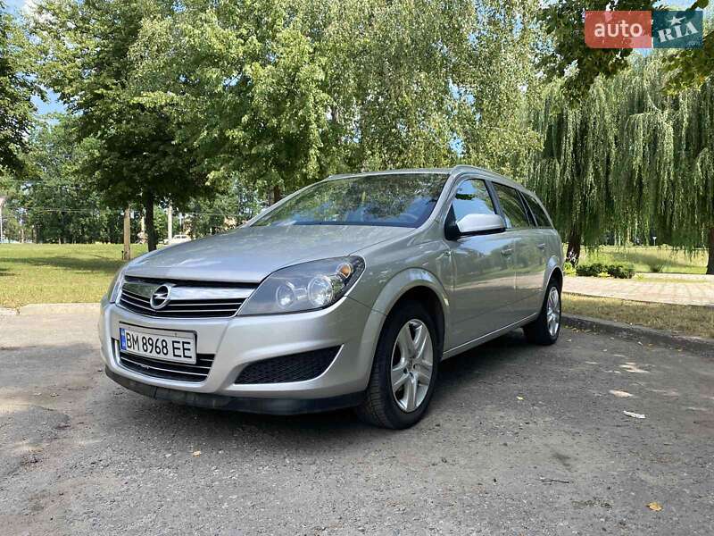 Opel Astra 2011