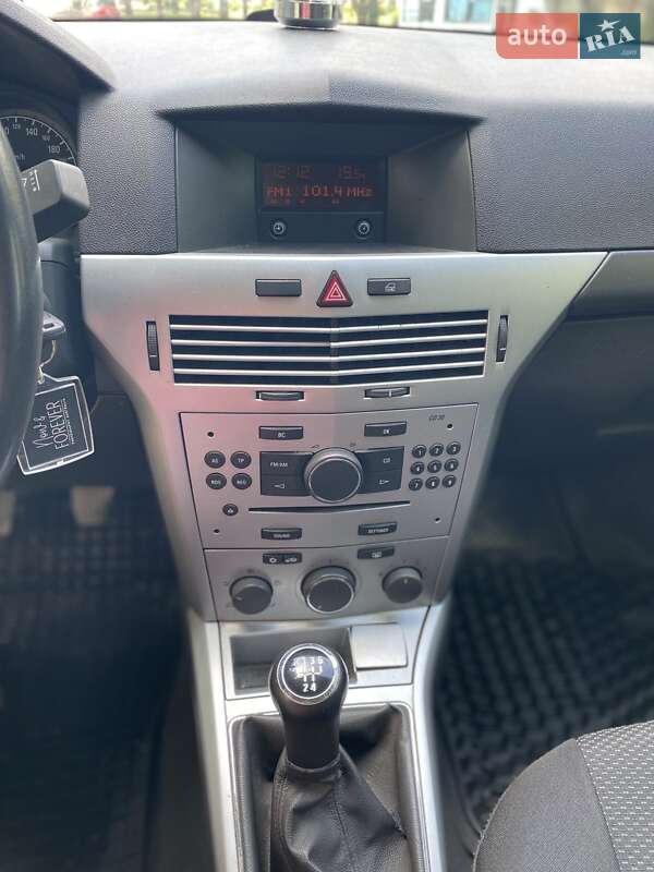 Универсал Opel Astra 2011 в Сумах