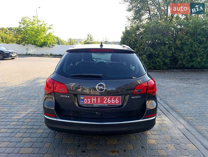 Универсал Opel Astra 2015 в Львове