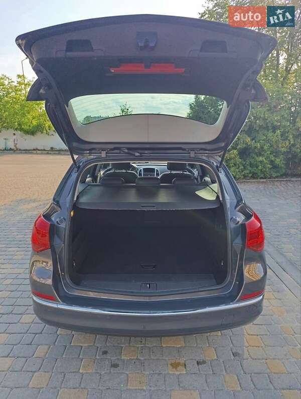 Универсал Opel Astra 2015 в Львове