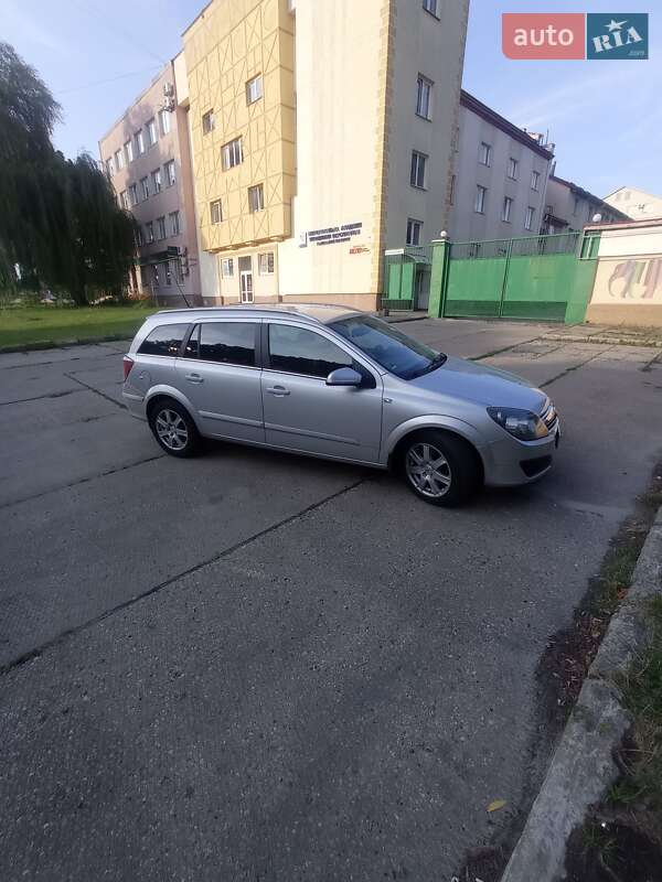 Универсал Opel Astra 2006 в Львове