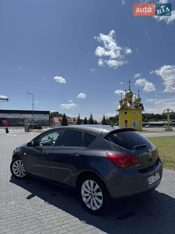 Хэтчбек Opel Astra 2010 в Черновцах