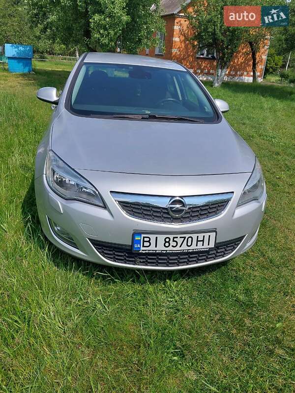 Хэтчбек Opel Astra 2009 в Ровно фото 4 Хэтчбек Opel Astra 2009 в Ровно