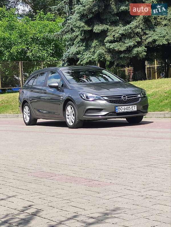 Универсал Opel Astra 2018 в Тернополе