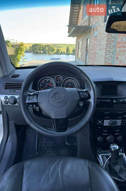 Универсал Opel Astra 2008 в 