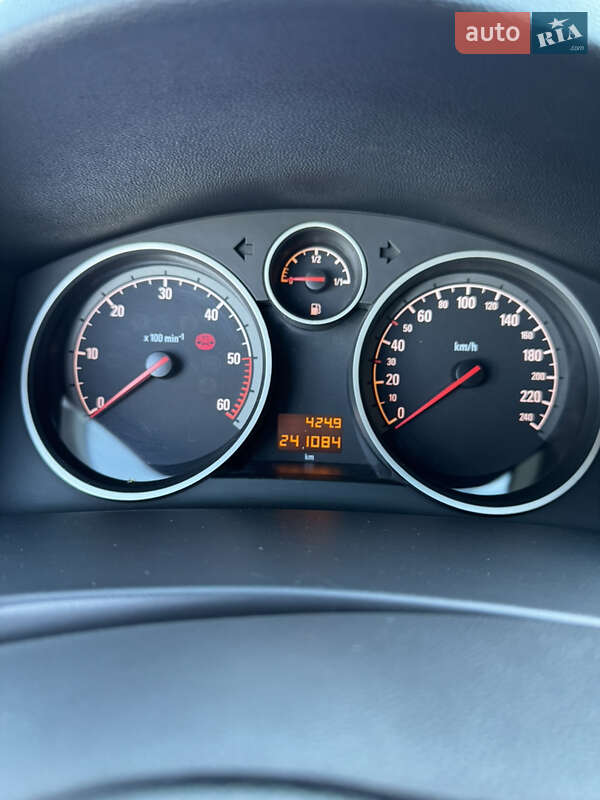 Универсал Opel Astra 2008 в Черновцах