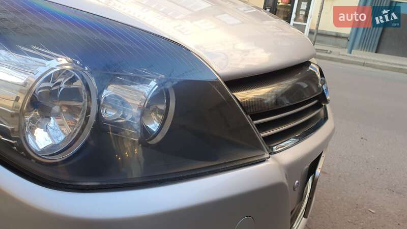 Седан Opel Astra 2011 в Харькове