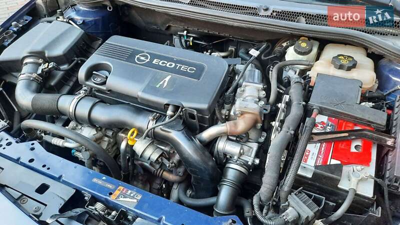 Хетчбек Opel Astra 2011 в Охтирці