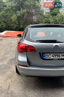 Универсал Opel Astra 2013 в 
