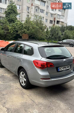 Универсал Opel Astra 2013 в 